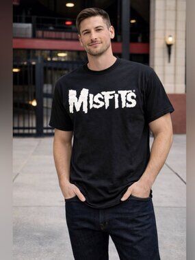 Men NWOT Misfits Tee